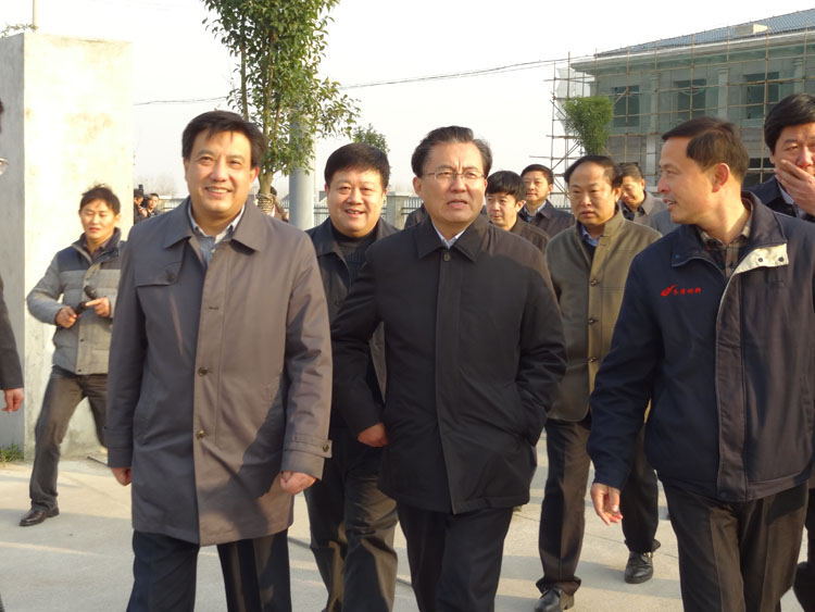 鹽城市委書記朱克江蒞臨公司參觀.jpg